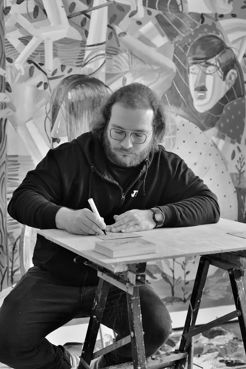 Akos Ezer