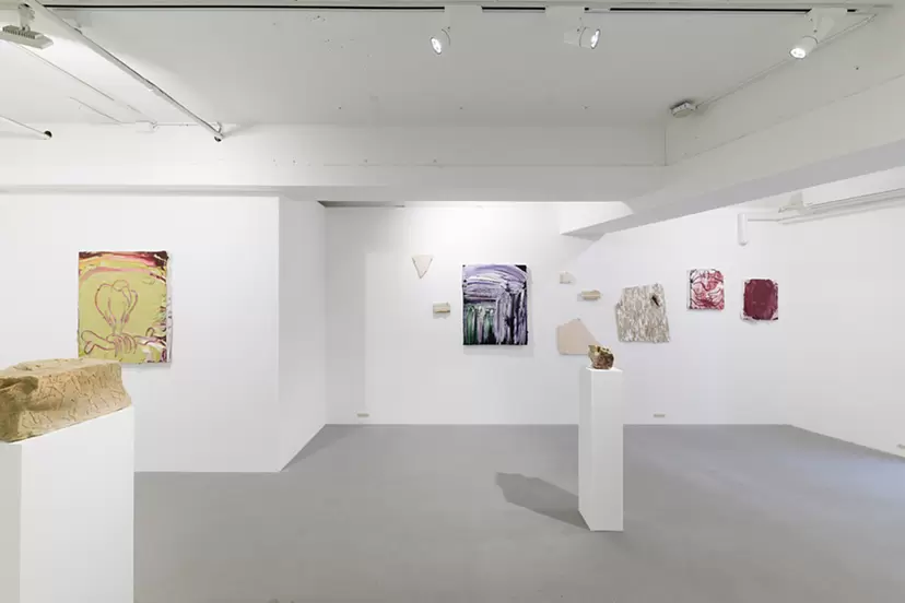 Rikako Kawauchi "Even the pigments in paints were once stones" (2023), Installation view Photo by Shintaro Yamanaka (Qsyum!) ©Rikako Kawauchi, courtesy of the artist and WAITINGROOM