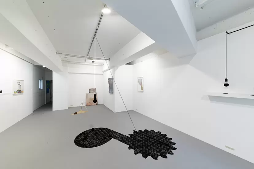 Naho Kawabe & Hanae Utamura "STRATA" (2022), Installation view Photo by Shintaro Yamanaka (Qsyum!) ©Naho Kawabe, Hanae Utamura, courtesy of the artist and WAITINGROOM