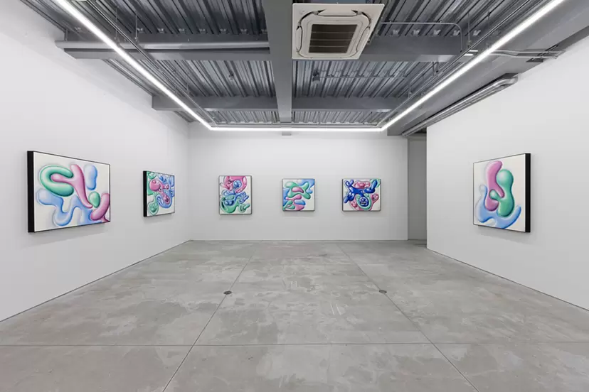 Installation view: Kenny Scharf solo exhibition ShimiShimiKao!, NANZUKA UNDERGROUND, Tokyo, 2026 ©Kenny Scharf Courtesy of NANZUKA