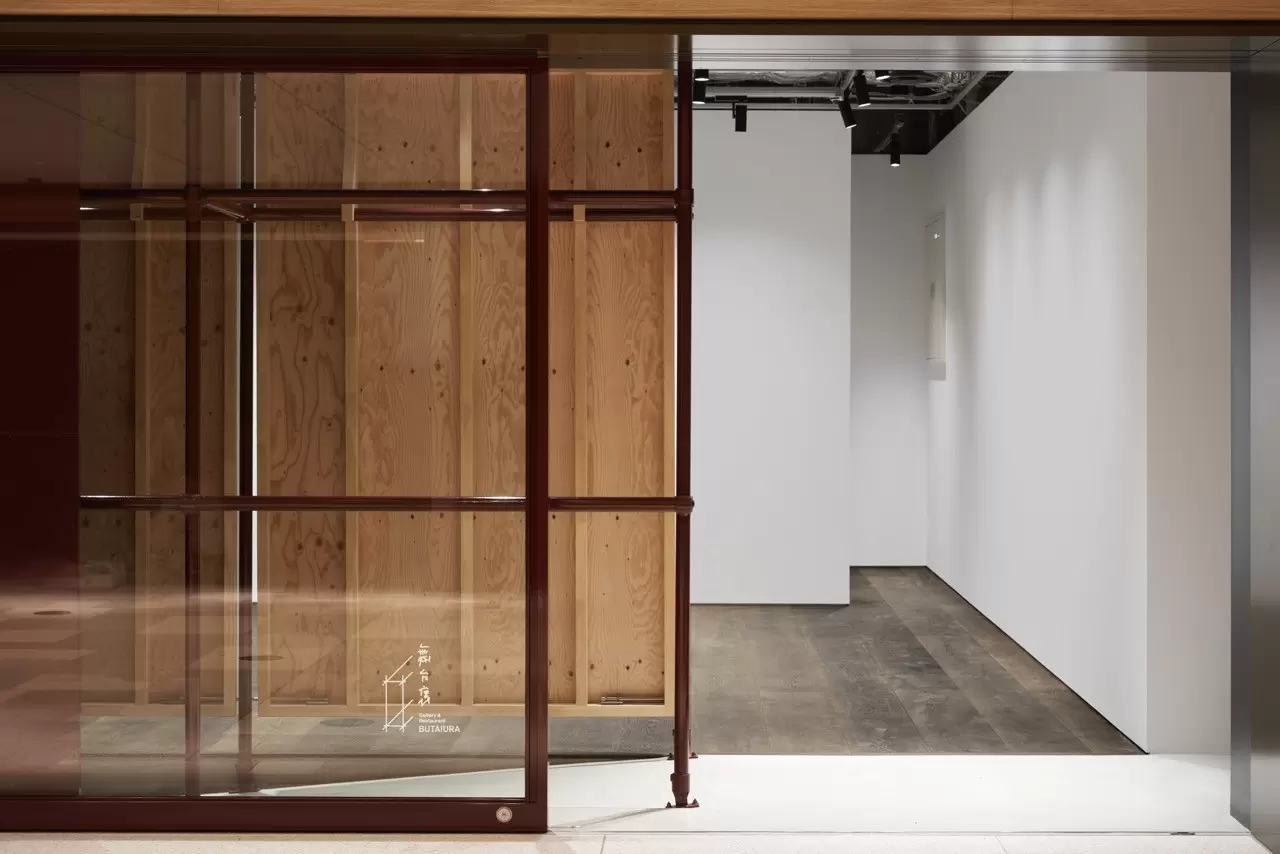 Gallery 舞台裏