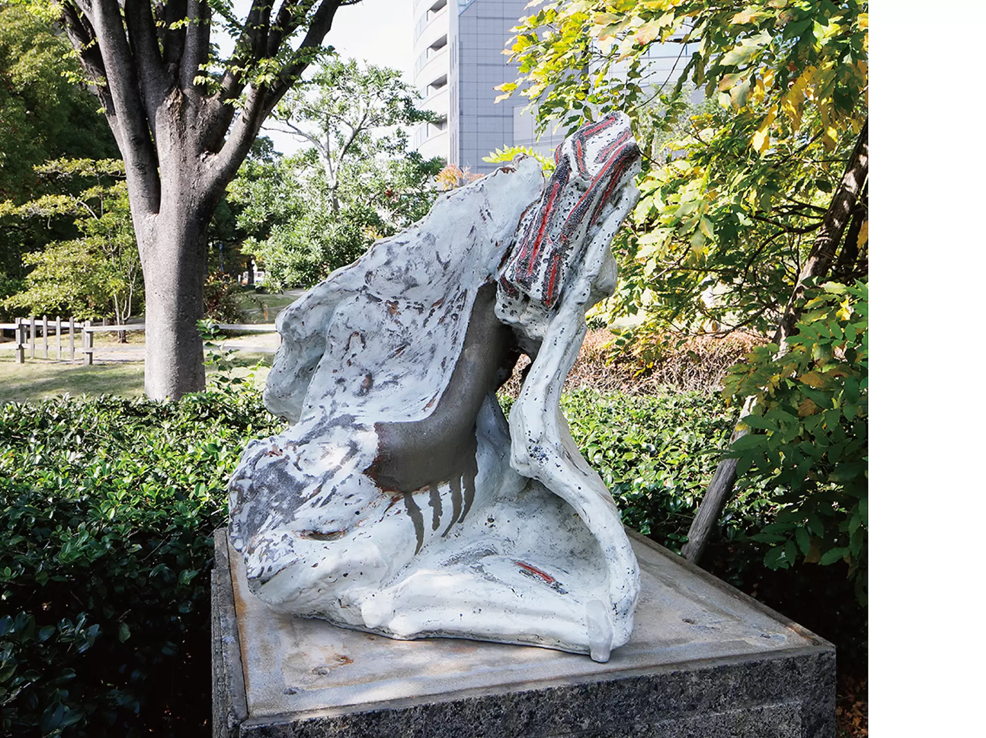 OAP彫刻の小径2025-27: 韻をふむ・修景とヤキモノ｜井上雅之、中井川