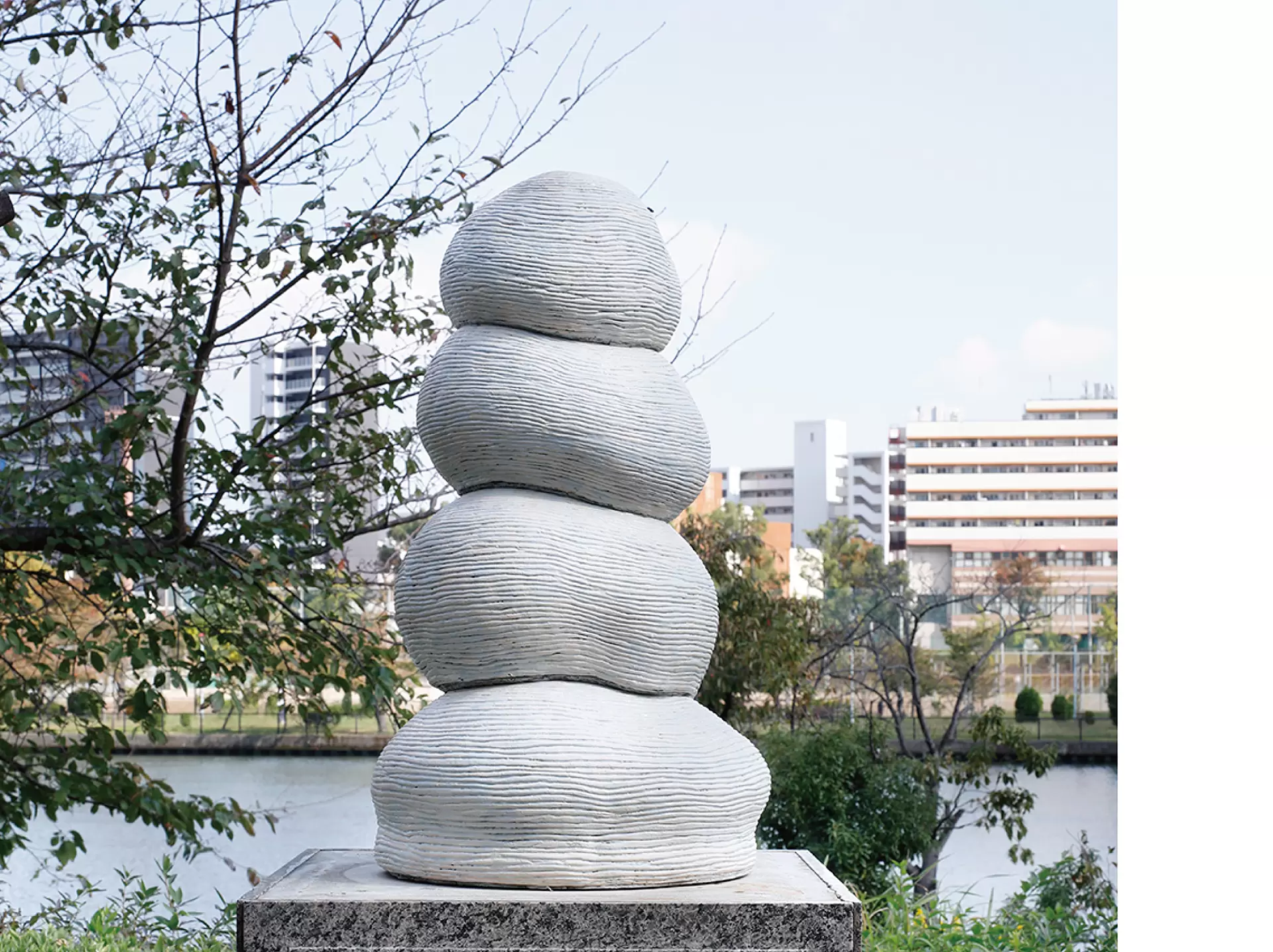OAP彫刻の小径2025-27: 韻をふむ・修景とヤキモノ｜井上雅之、中井川
