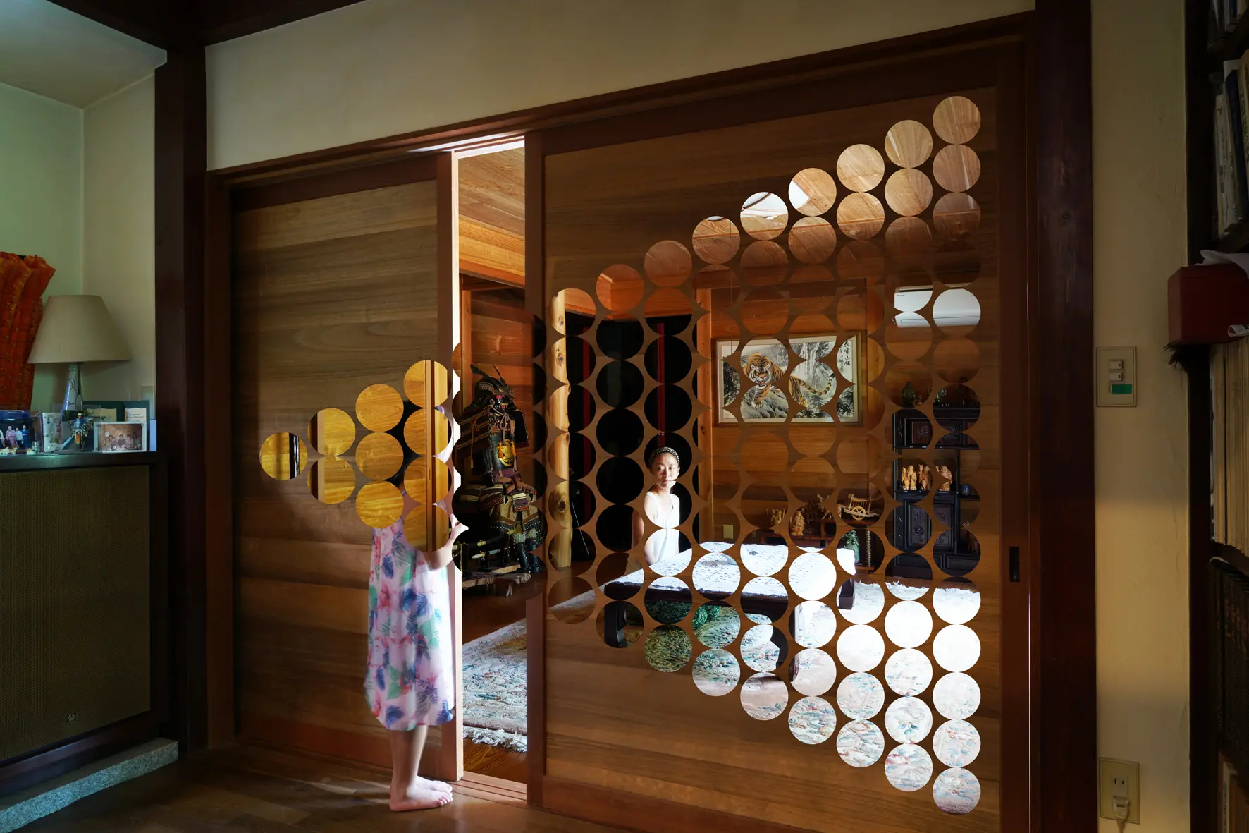 ECONECOさん キャンバスアート秘密ひみつの部屋 I Made a SECRET ROOM in My House To Hide From My Husband