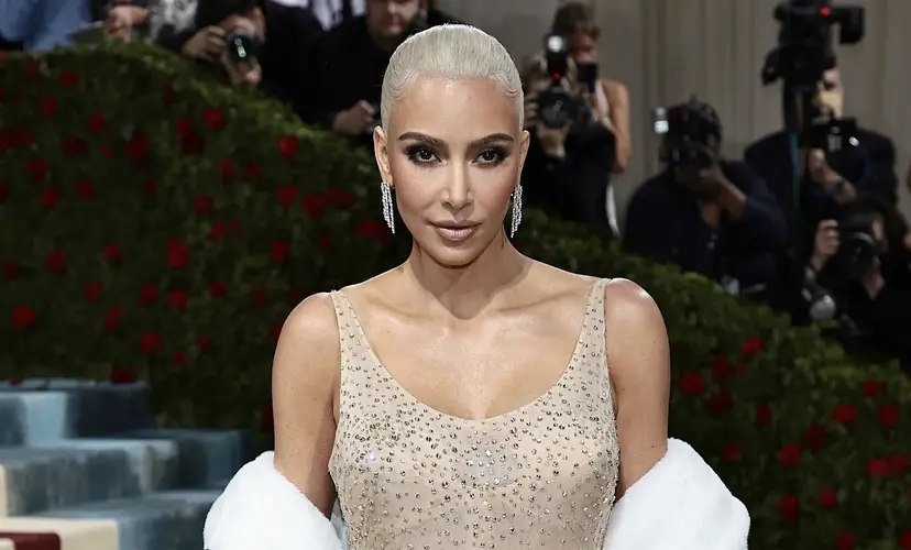 アートをセルフブランディングに利用するセレブたち。第一人者はやっぱりキム・カーダシアン！？｜ARTnews JAPAN 