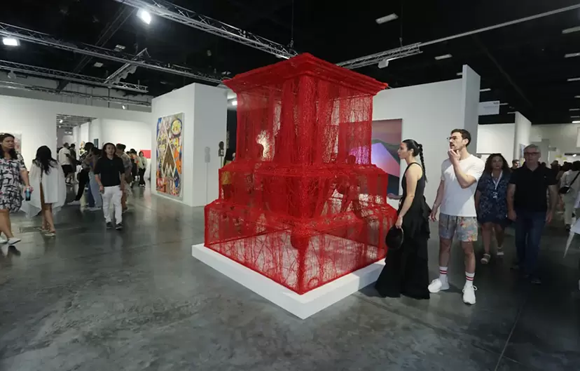 2023年アート・バーゼル・マイアミ・ビーチの出展者リストが発表。日本からはナンヅカ、スカイ・ザ・バスハウスが参加｜ARTnews JAPAN