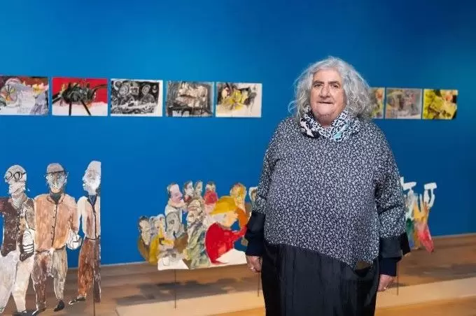 77歳のアーティスト、アンナ・ボギギアンが世界的美術賞を受賞