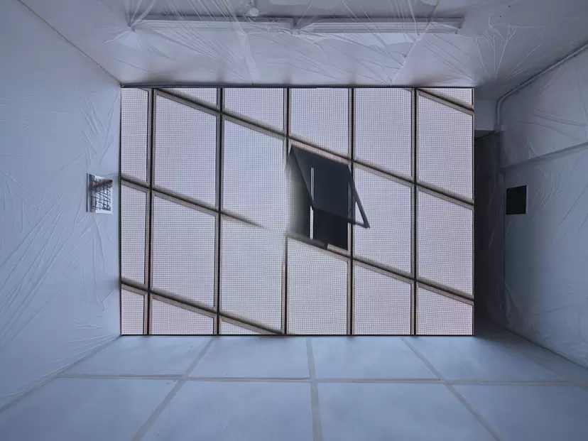 Arts Collective「影を残して、時は去る」