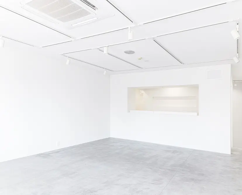 ギャラリー 展示台 G A L L E R Y | YOYOGI BROADWAY