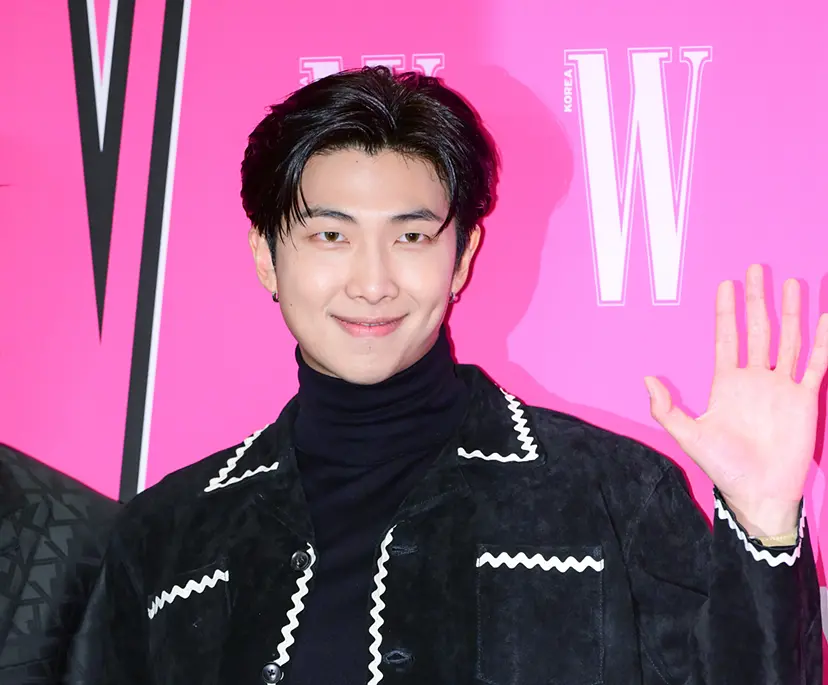 BTSのRMが韓国文化財庁から表彰。海外での文化遺産の保存活動が讃えられる｜ARTnews JAPAN