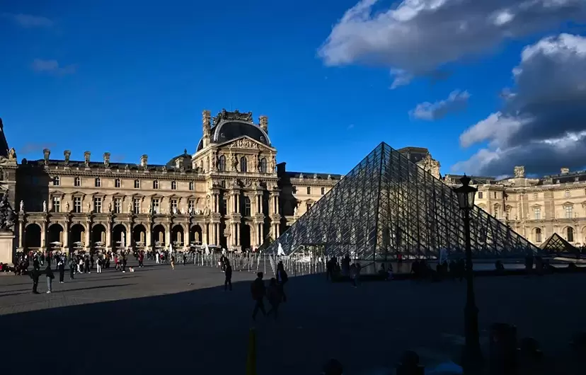 パリオリンピックの影響か。ルーヴル美術館が2024年1月から入場料を値上げ｜ARTnews JAPAN 