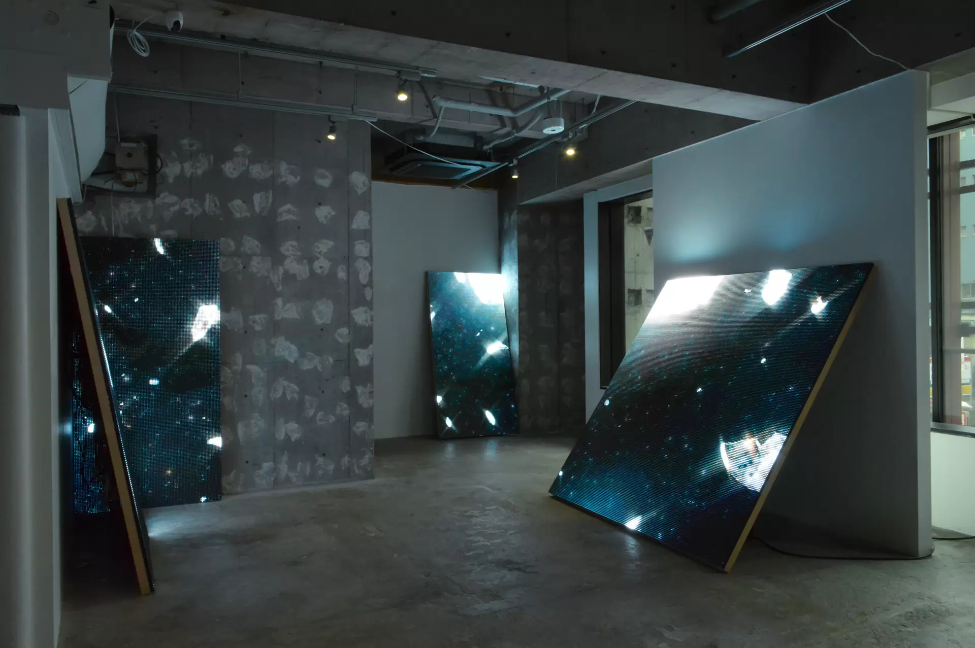 立石従寛・保良雄「Gravitation」 | ArtSticker