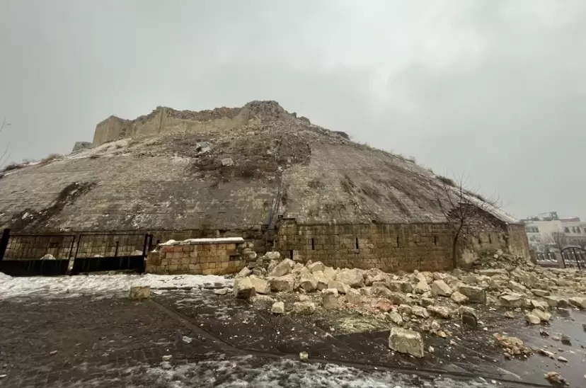 トルコ南部地震、2千年前の城など歴史的建造物が多数崩壊|ARTnews JAPAN