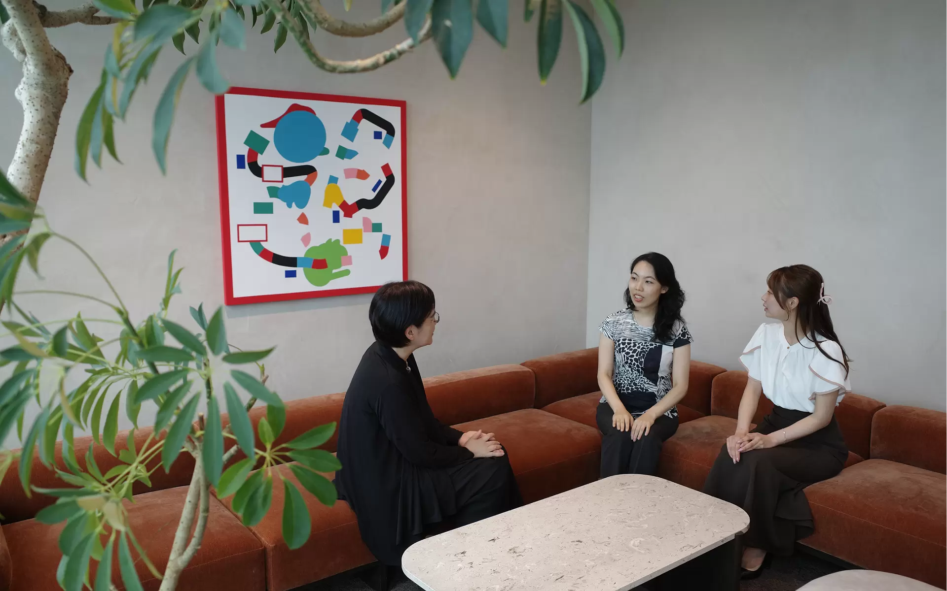 ジョーンズ ラング ラサール株式会社 | オフィス向けアートレンタル