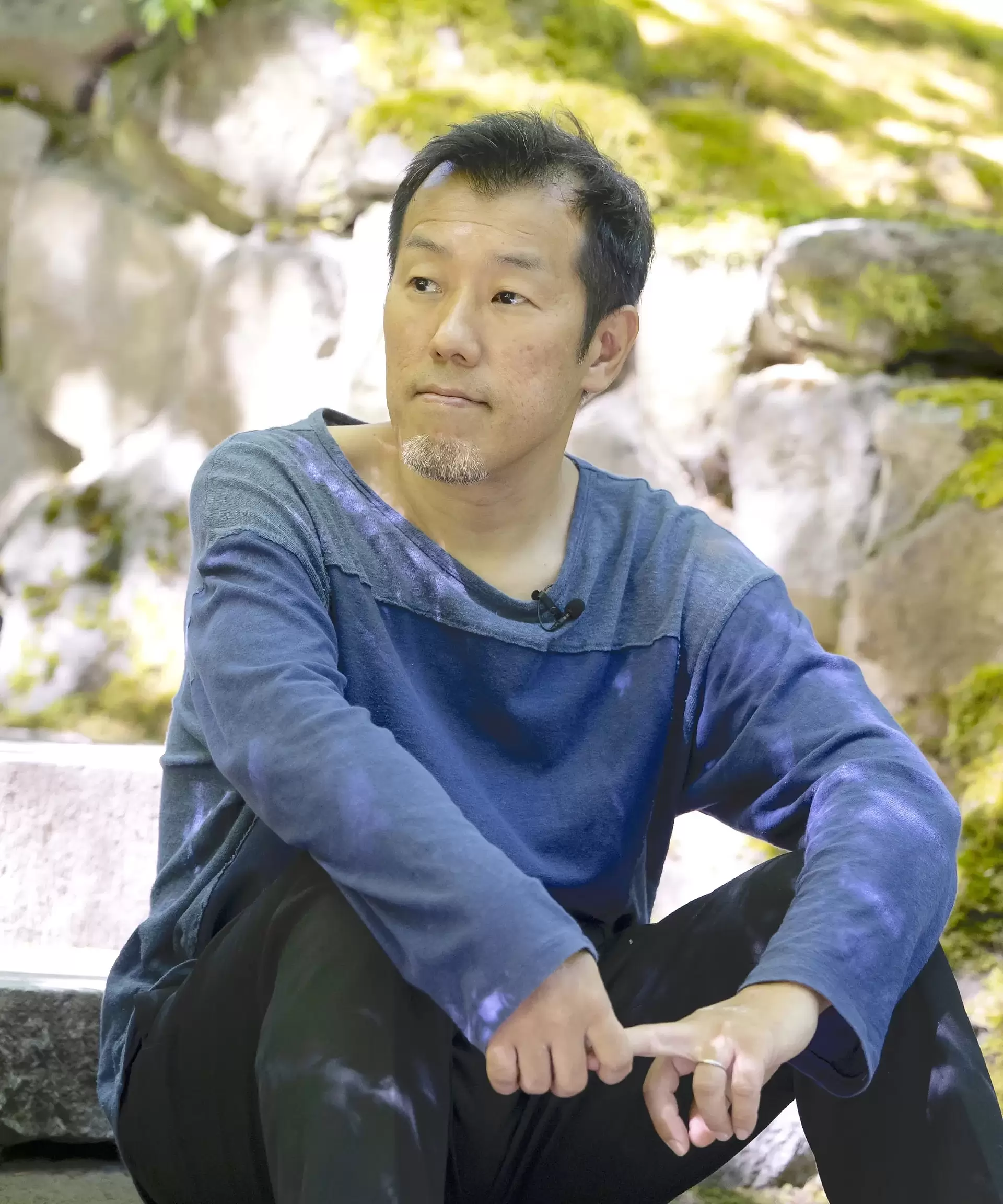 JS　逆さ　顔 アートドキュメント2024 岩崎貴宏 もし、アップルパイを最初からつくろうと思うなら、君はまず宇宙を作らなきゃ | ArtSticker