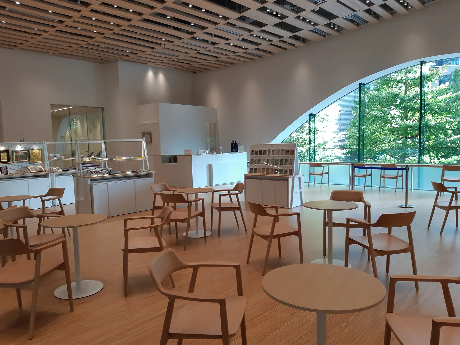 日展評議員【可西泰三】３作品まとめて/鋳造銅花瓶/渦唐草模様一輪挿し/栓抜き 日展評議員【可西泰三】3作品まとめて/鋳造銅花瓶/渦唐草