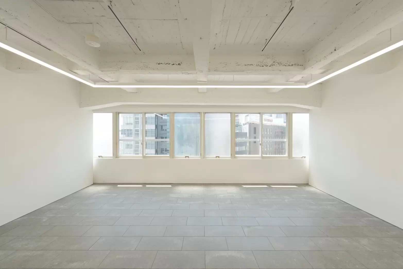 油絵（倉庫入り口） 蔦重通油町(とおりあぶらちょう)ギャラリー