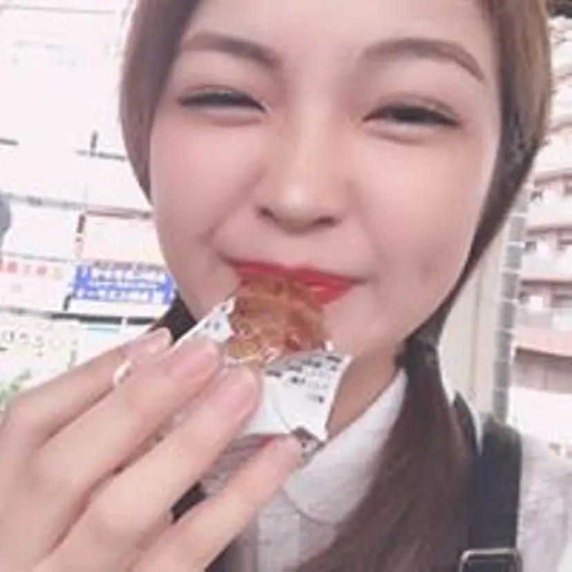 岡本彩花 Artsticker