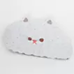 真っ白な猫 (2)