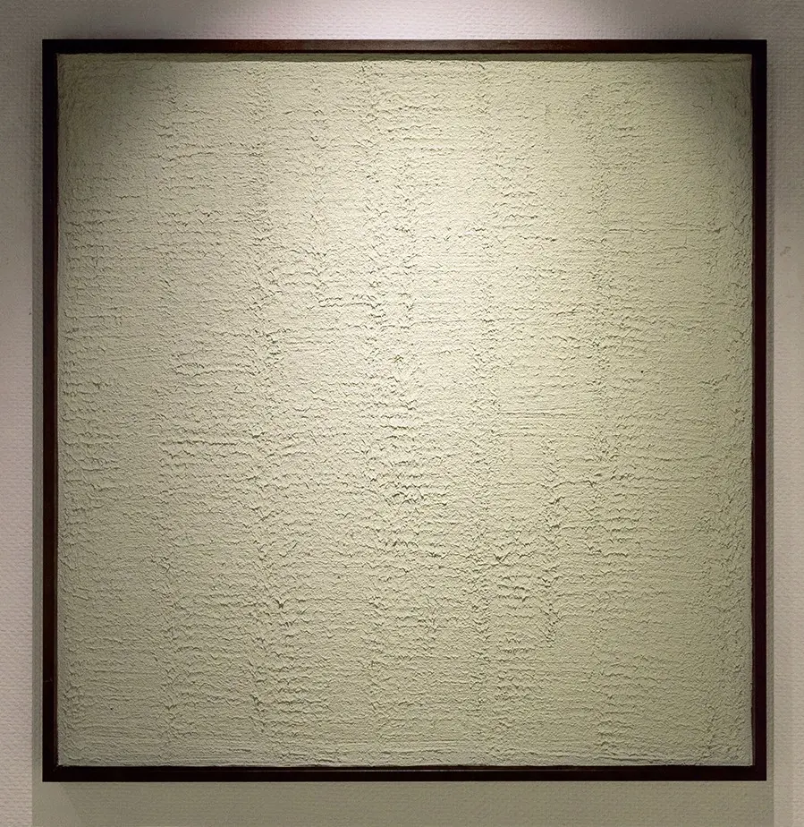 白
