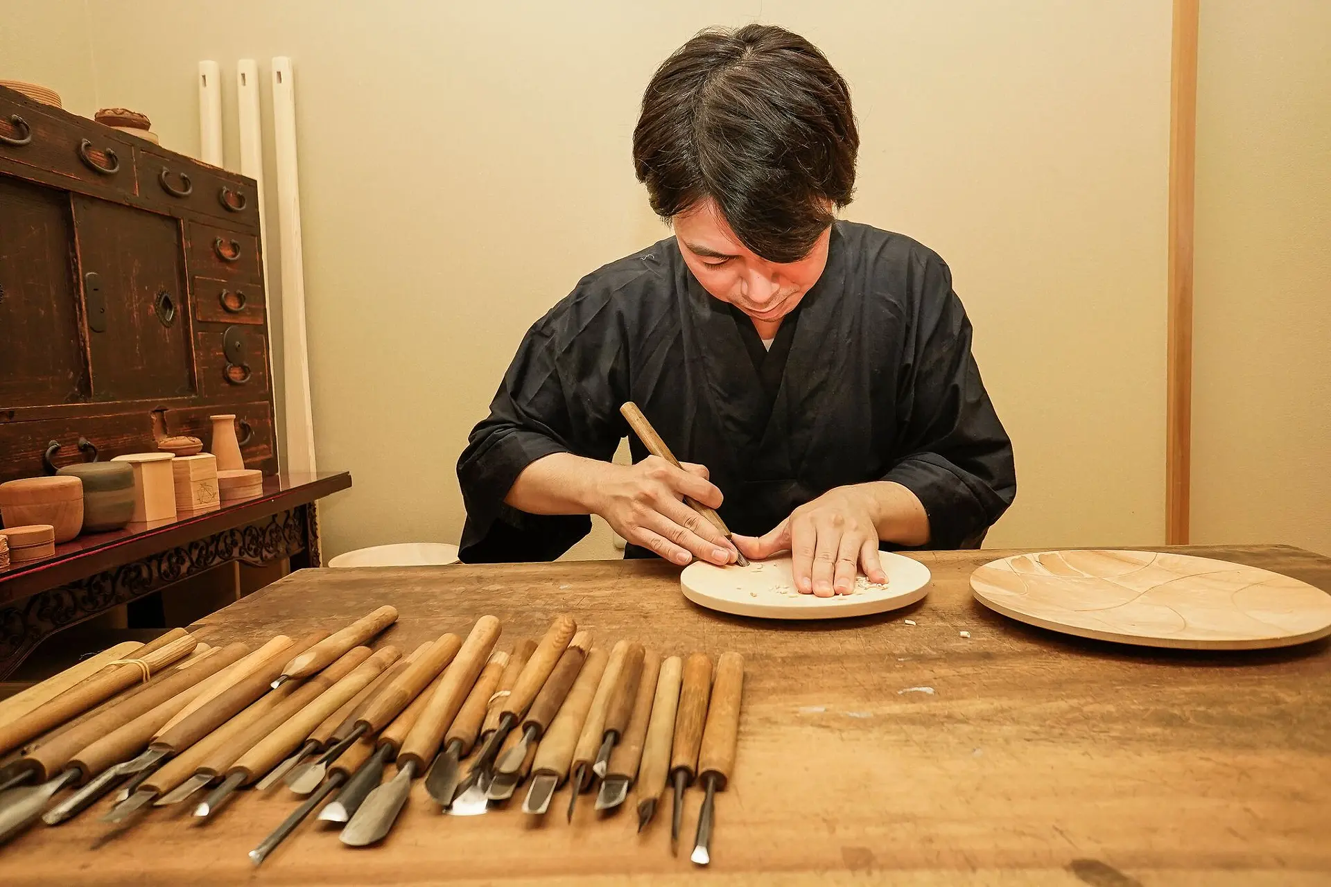 鎌倉彫り椅子 鎌倉彫り椅子