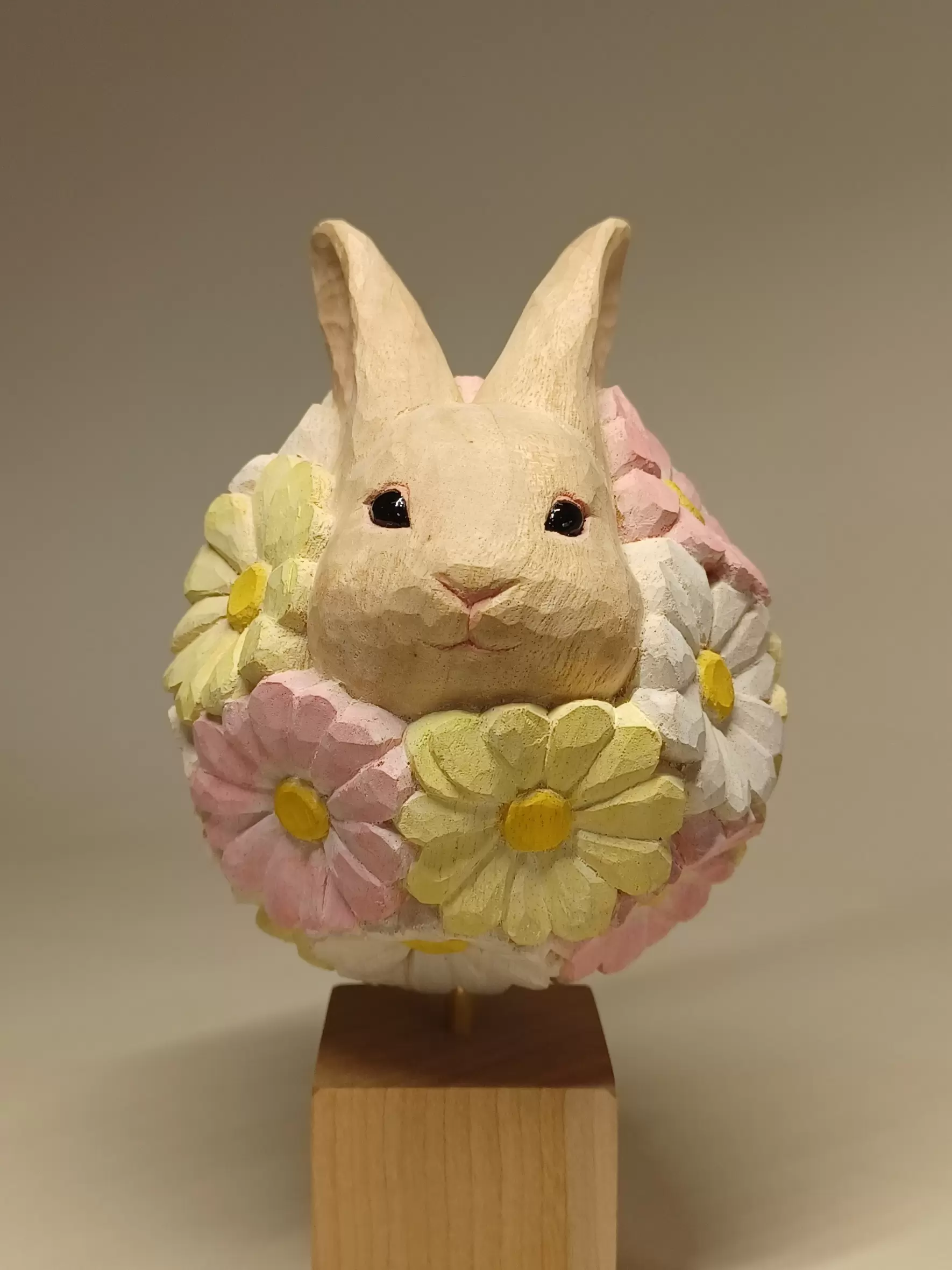 花咲けるウサギ by 山岡 紀文 | 現代アートの販売・通販 | ArtSticker