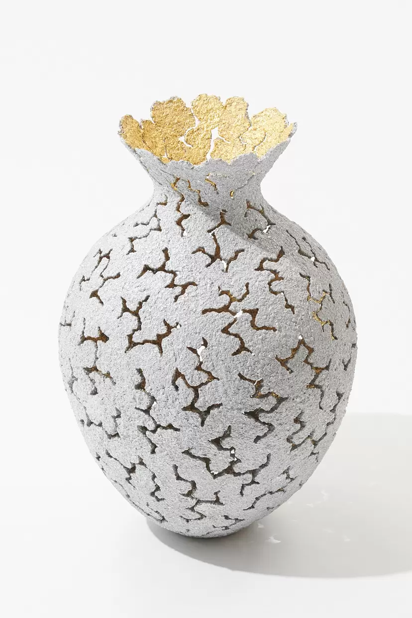 Biophilia; Hatch Vase by Kazuhiro Toyama