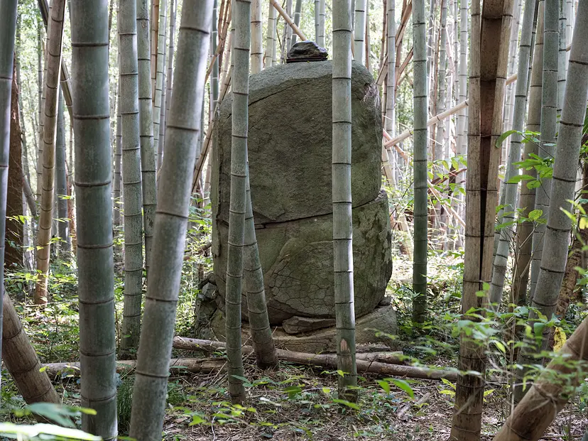 石の上の石 / Stone on Stone by 鈴木淳