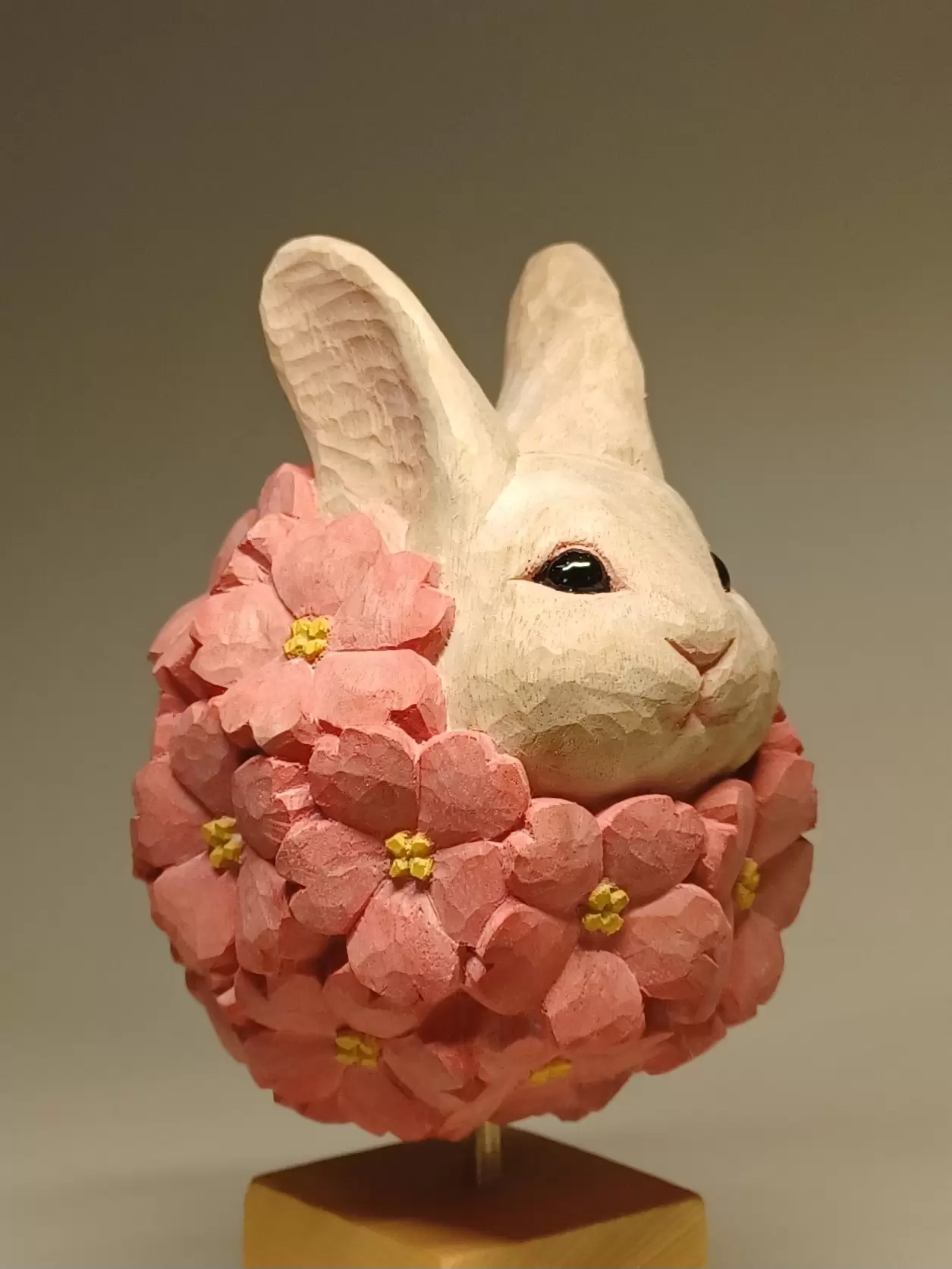 花咲けるウサギ by 山岡 紀文 | 現代アートの販売・通販 | ArtSticker