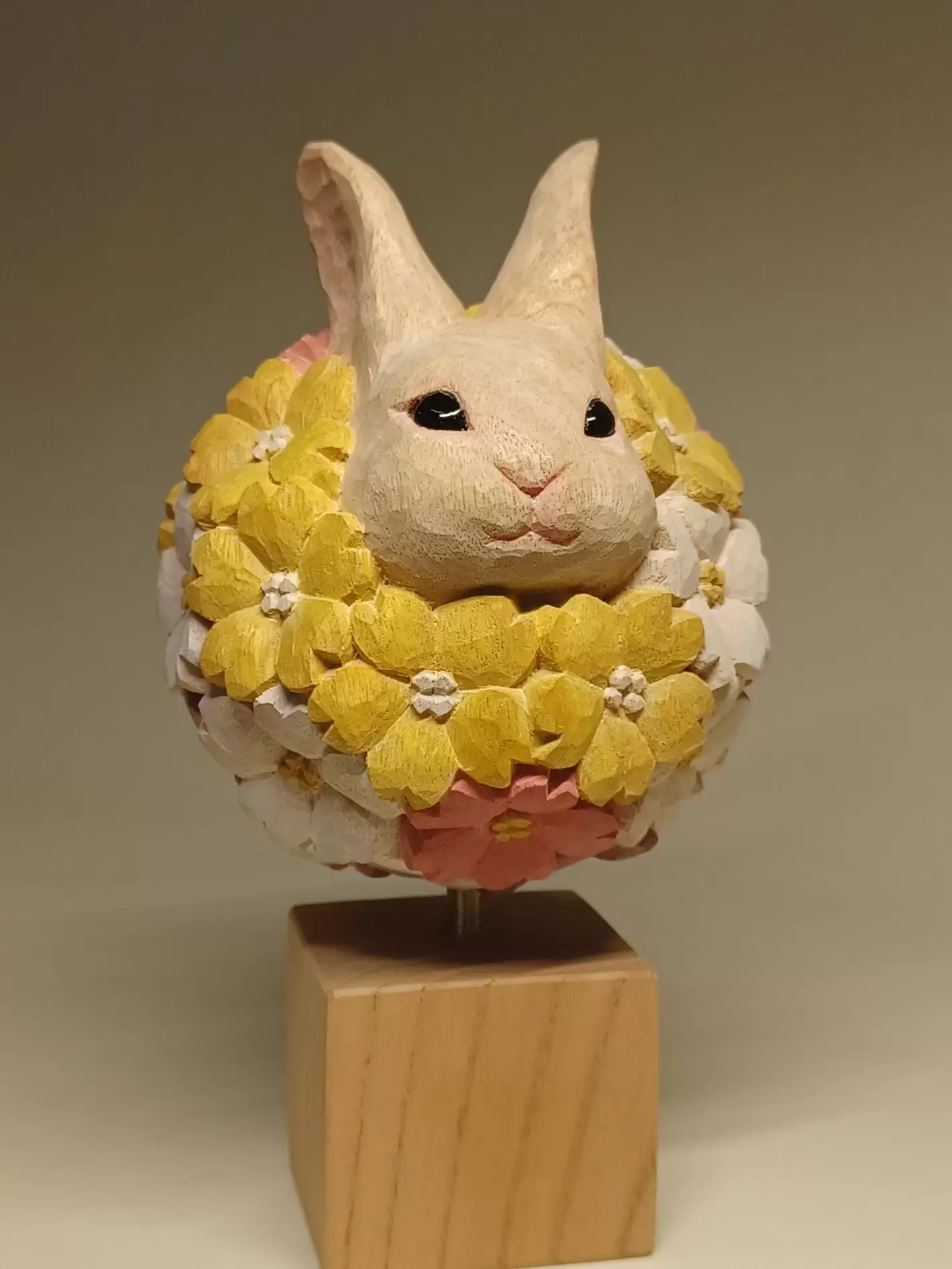 花咲けるウサギ by 山岡 紀文 | 現代アートの販売・通販 | ArtSticker