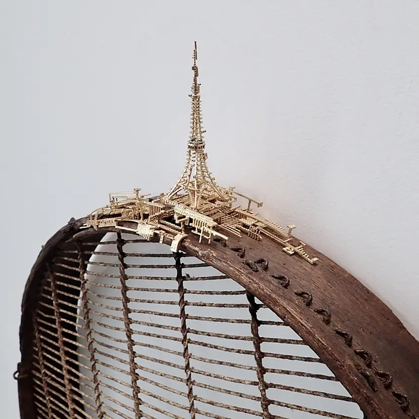 35°39′31″N,139°44′44″E by Ayako Kuno
