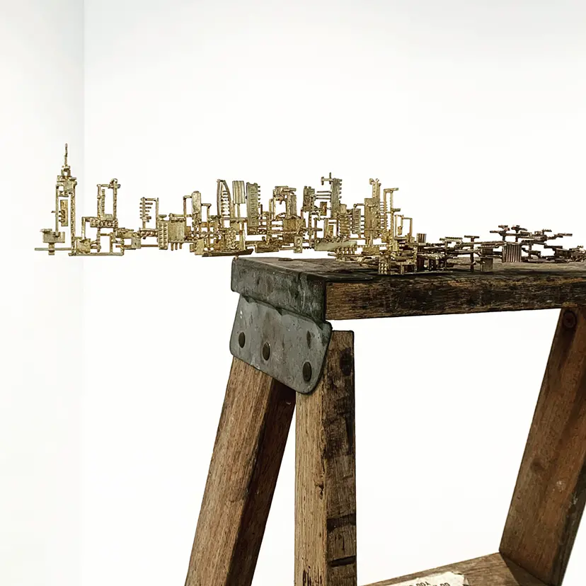35°41′22″N,139°41′30″E by Ayako Kuno