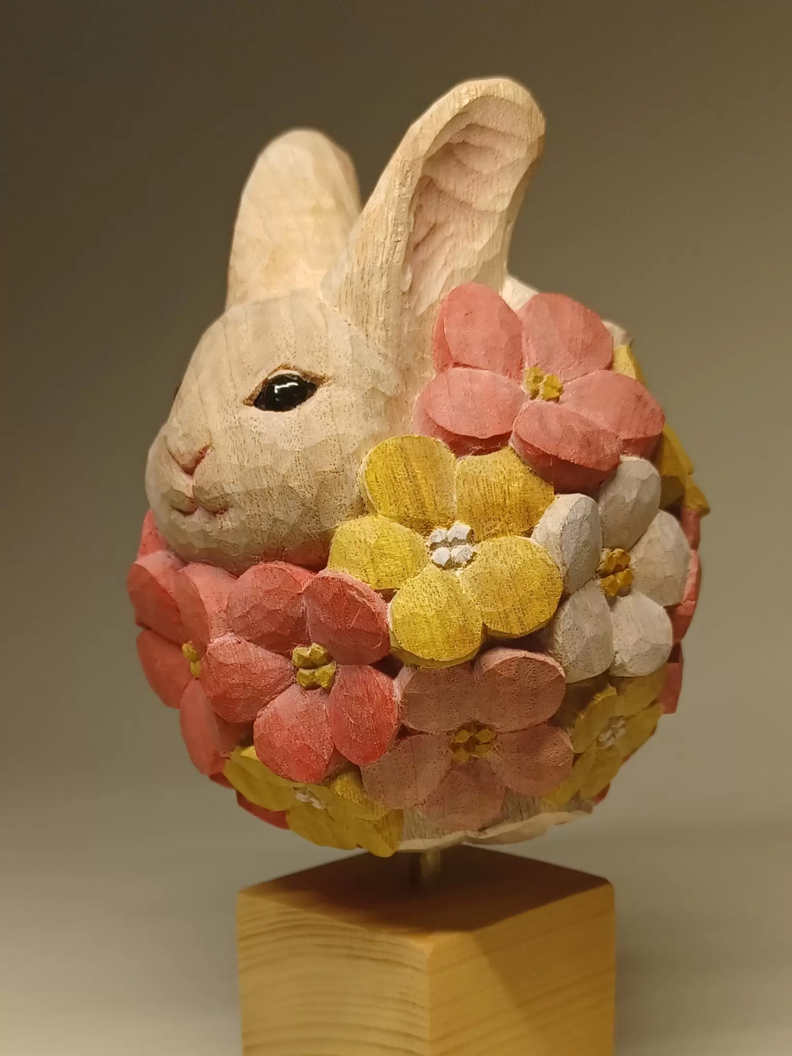 花咲けるウサギ by 山岡 紀文 | 現代アートの販売・通販 | ArtSticker