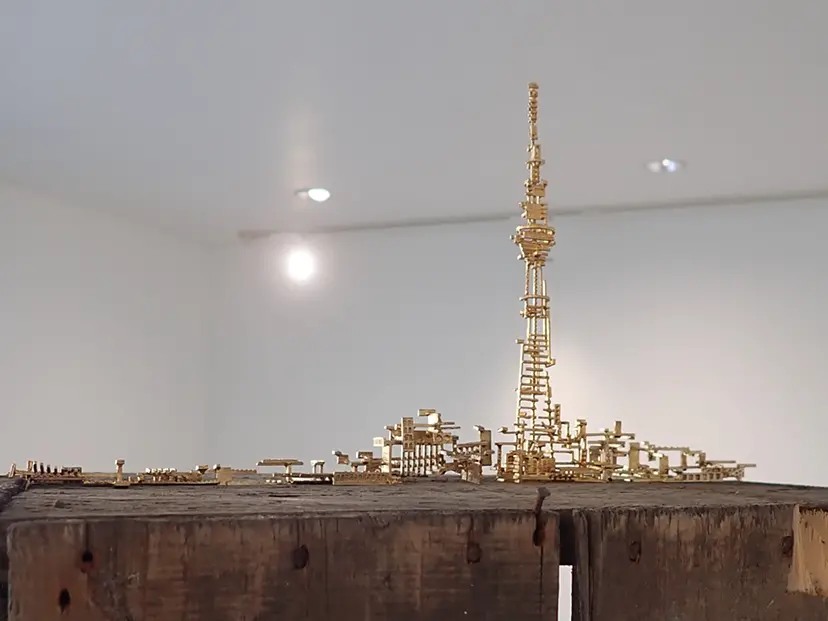 35°42′36″N,139°48′39″E by Ayako Kuno