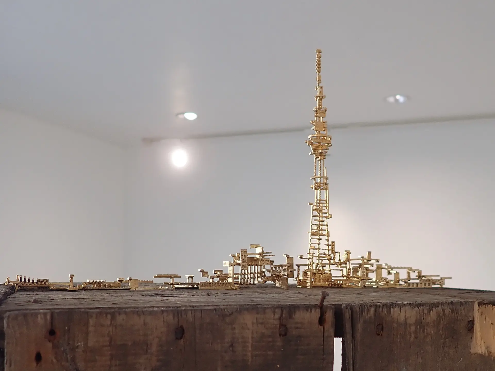 35°42′36″N,139°48′39″E