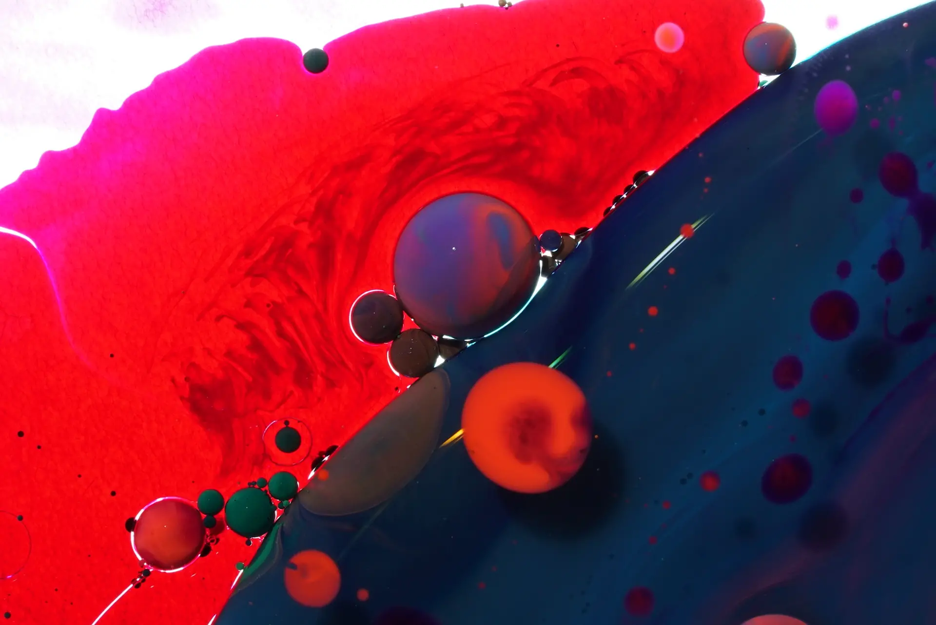 colored oil 088