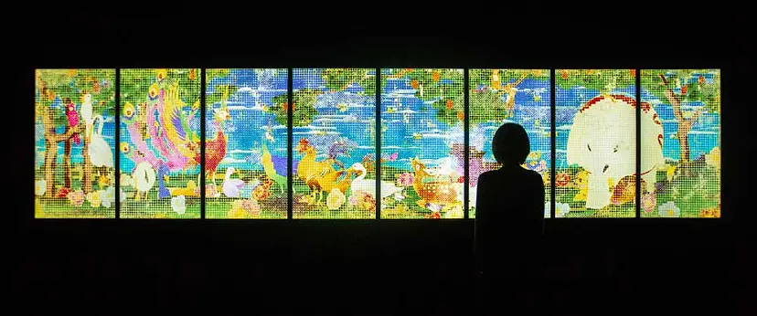 世界は、統合されつつ、分割も され、繰り返しつつ、いつも違 う United, Fragmented, Repeated and Impermanent World by teamLab