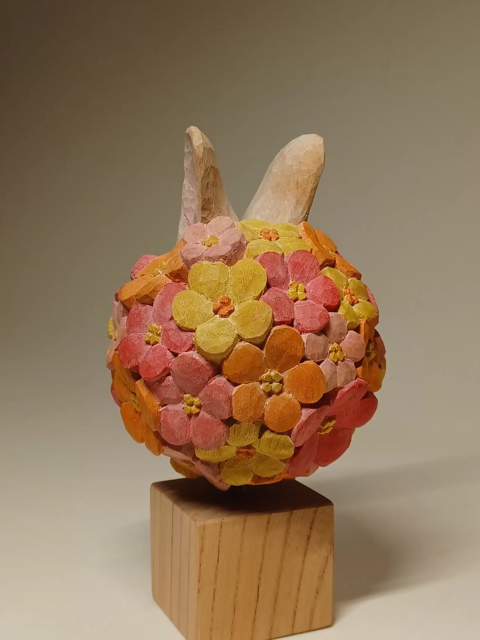 花咲けるウサギ by 山岡 紀文 | Online art store for contemporary