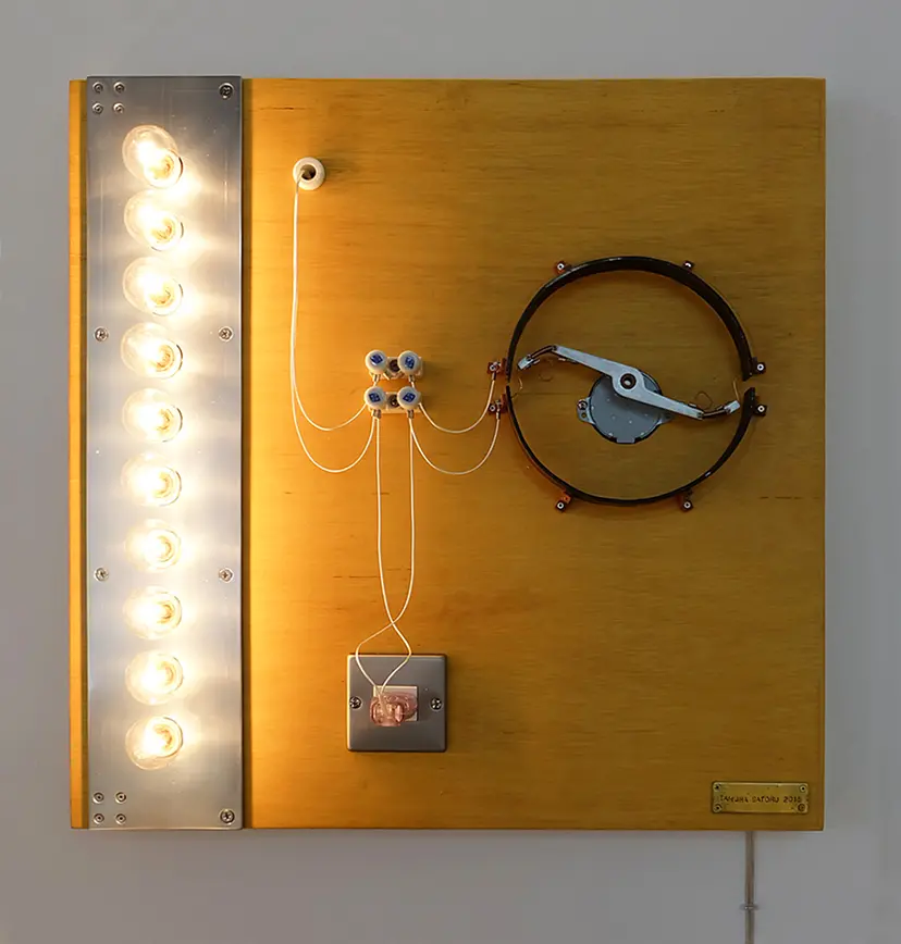 10の白熱灯のための接点 / Ponint of Contact for 10 Incandescent lamps by タムラ サトル