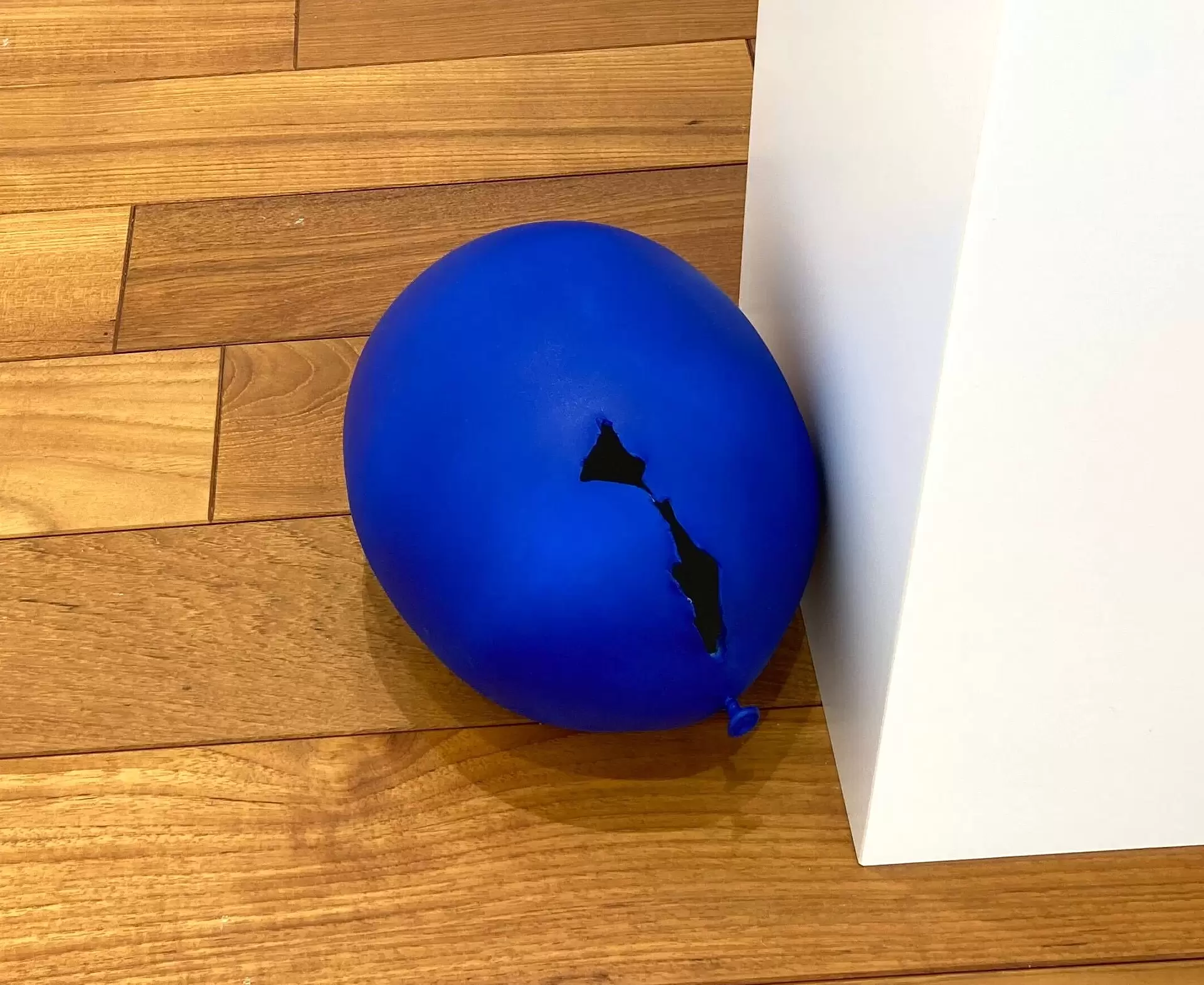 Grounded balloon