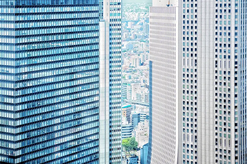 Building ← Tokyo → Building by Yasuhito Shigaki