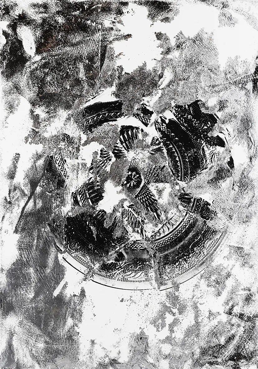 A crushed paper （鉛筆画）