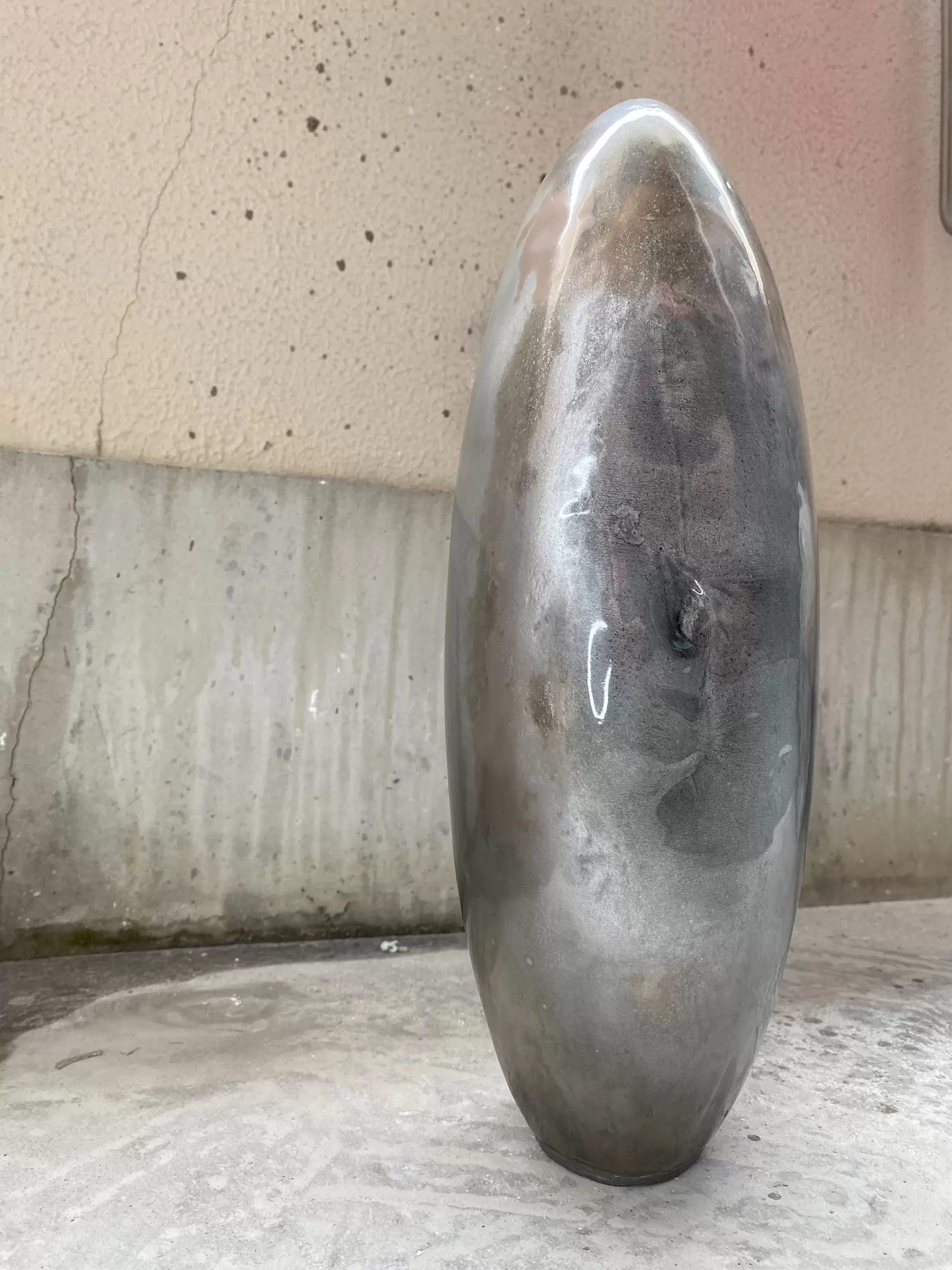 画家の卵の絵です。 世界のたまごアート | たまごのソムリエ 小林ゴールドエッグ