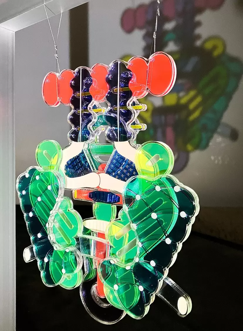 抽象的なパステル画 植物と球体宙花 soil｜フラワーベース S | KONCENT Web shop｜アッシュ