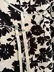 いらない服に別れを:過去を映す花柄