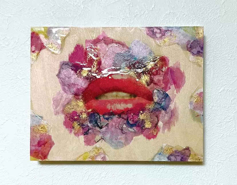 にこらびっち アクリル絵画 ぴちぴちピッチ』の花森ぴんく先生 描き下ろし 羽を纏った