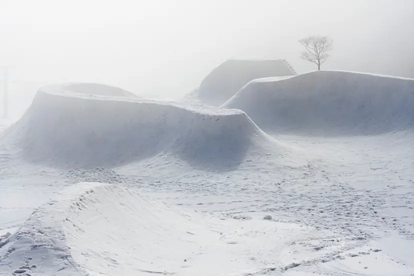 Snowmeditation_White creation by 遠藤 励　Tsutomu Endo