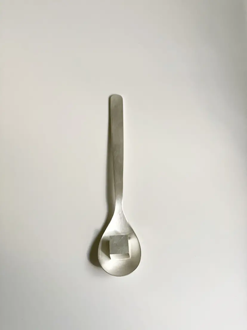 アートカトラリー 立場が入れ替わってしまったスプーン 福田繁雄