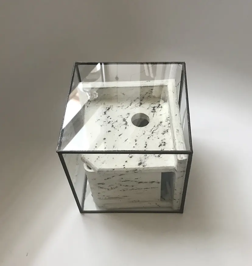 Bird House 20/25   2001 Hamilton SE corner Philadelphia 20/25  by 宮森 敬子