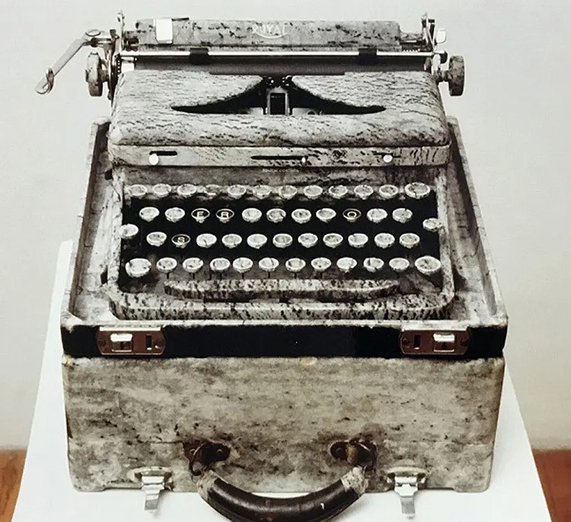 Typewriter - Rose  by 宮森 敬子
